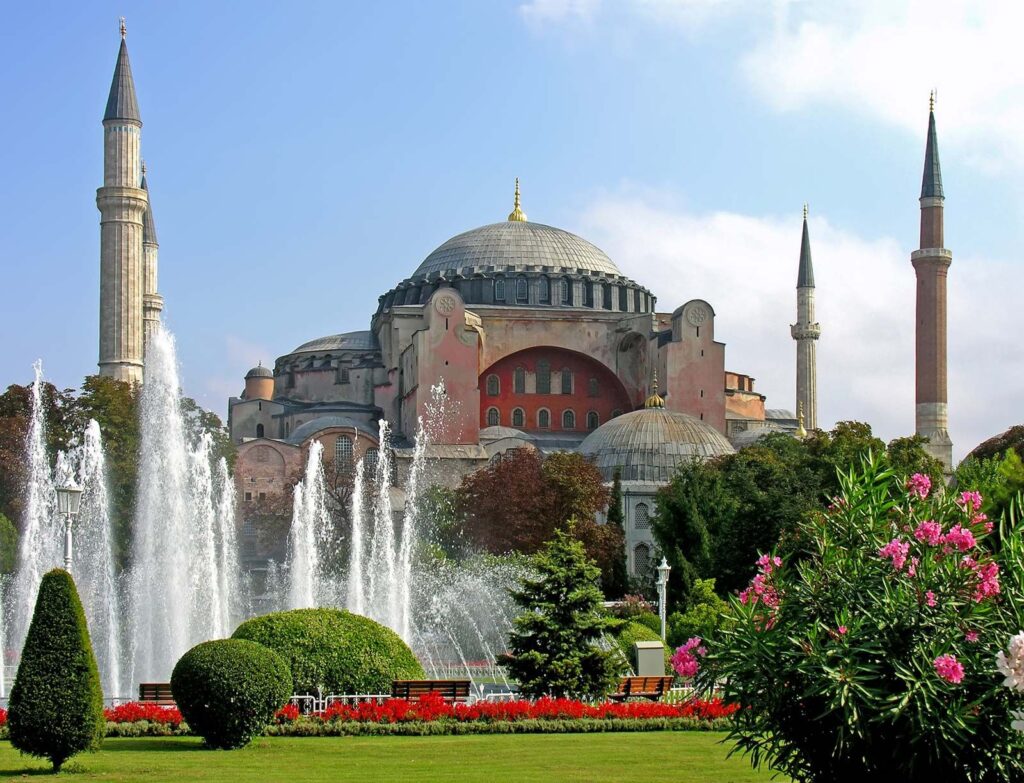 why was the hagia sophia important to the byzantine empire 1